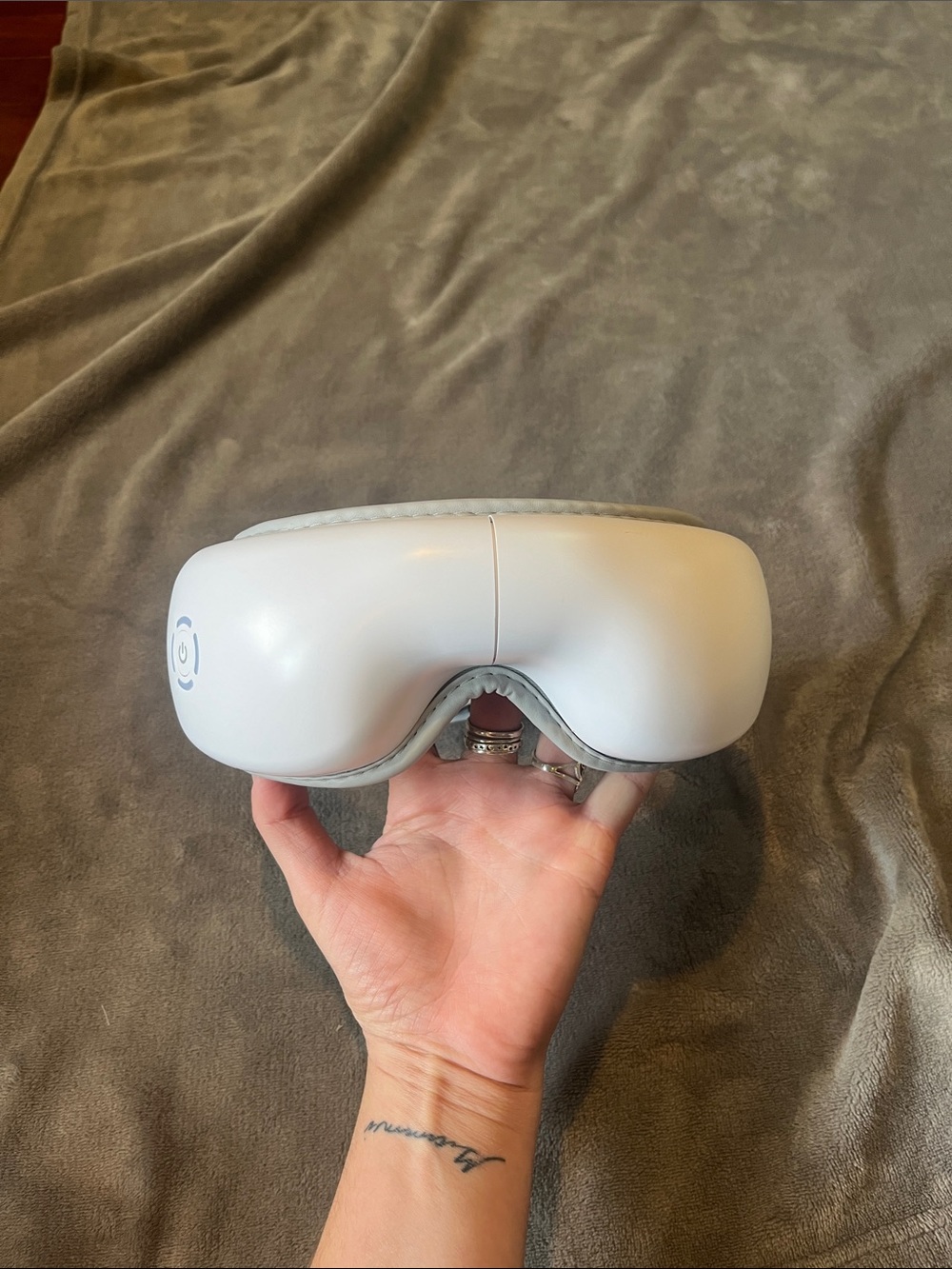 White Eye Massager